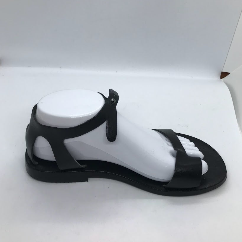 Snap Sandals with Toe Loop
