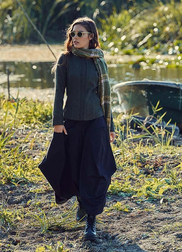 Gypsy Style Elastic Waist Oversize Pockets Black Skirt